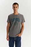 Remera Levis Graphic set in neck dark