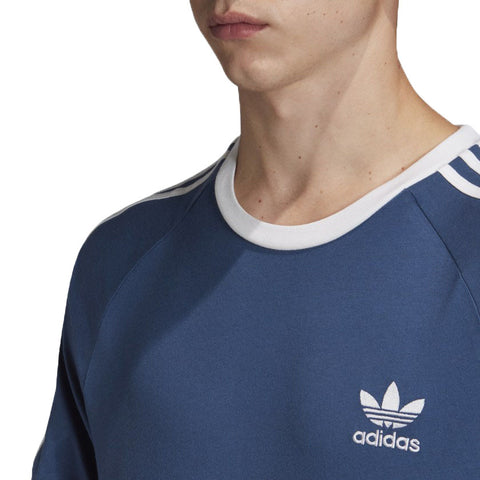 Remera adidas classic 2025